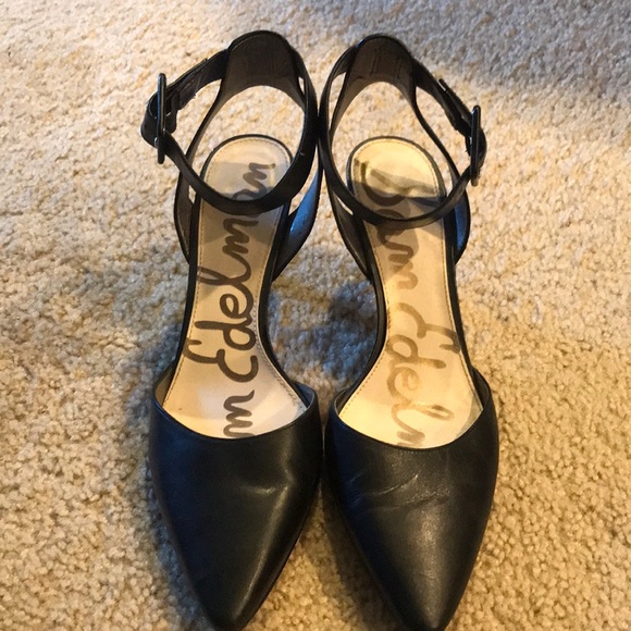 Black pointed toe heels - Picture 1 of 4